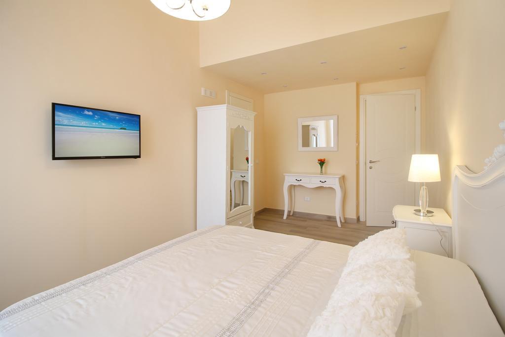 Lucca In Chic - No Ztl - Free Parking - Old City At 10Min By Walk Ngoại thất bức ảnh